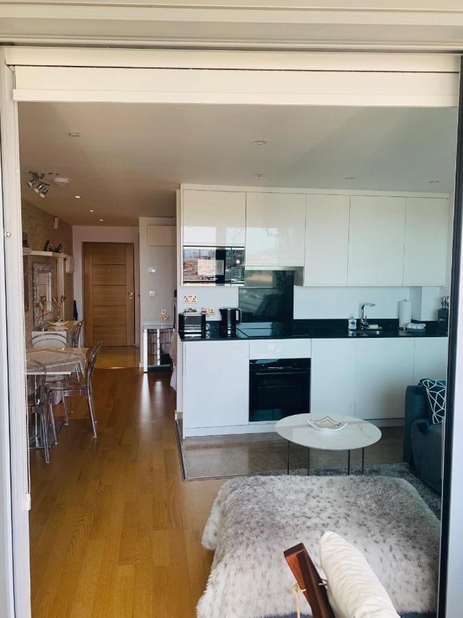 Luxe Studio Seconds From The Marina And City Centre Apartamento Gibraltar Exterior foto