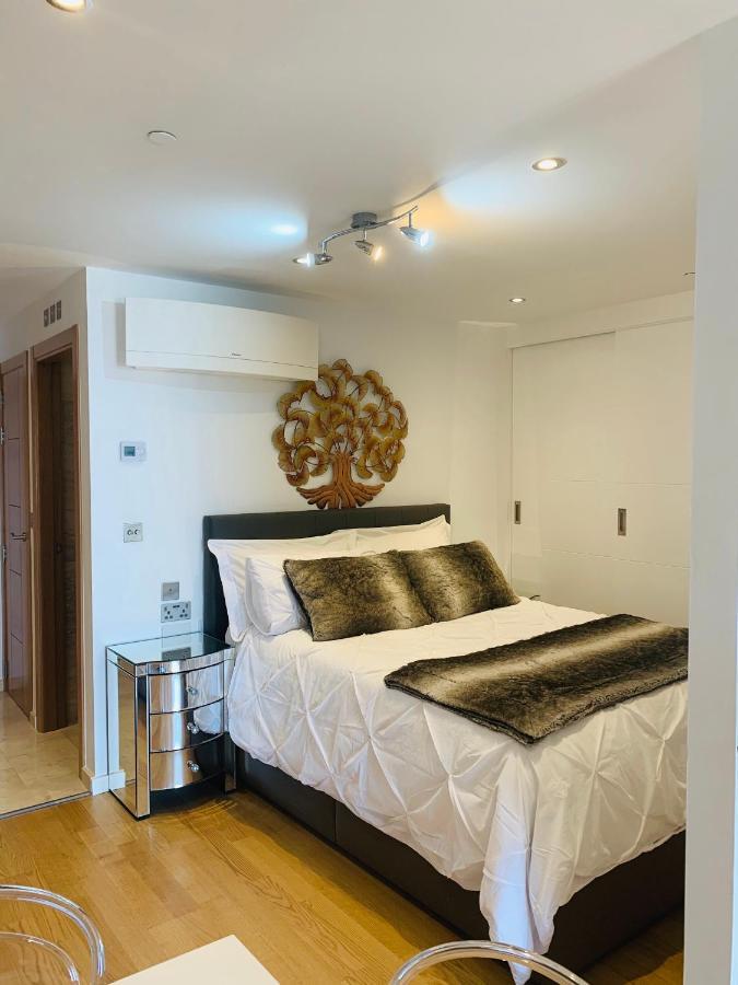 Luxe Studio Seconds From The Marina And City Centre Apartamento Gibraltar Exterior foto