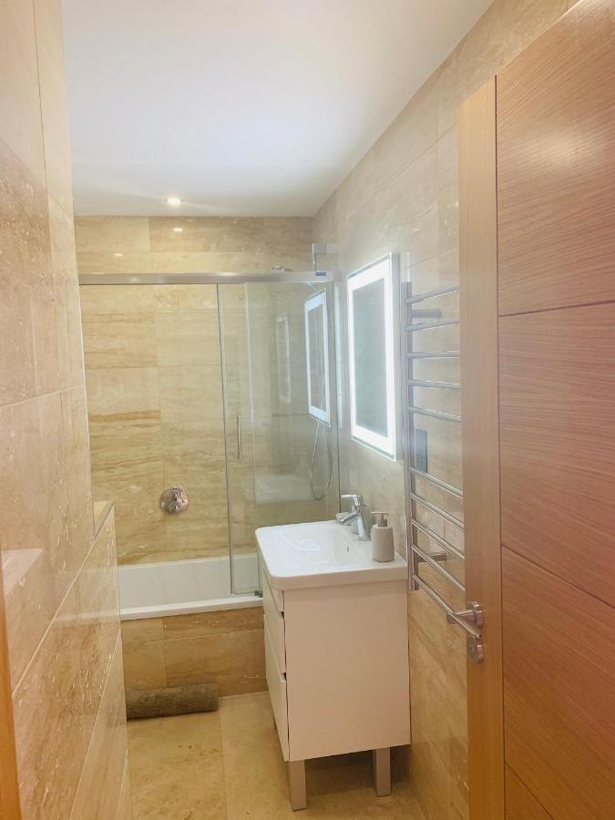 Luxe Studio Seconds From The Marina And City Centre Apartamento Gibraltar Exterior foto